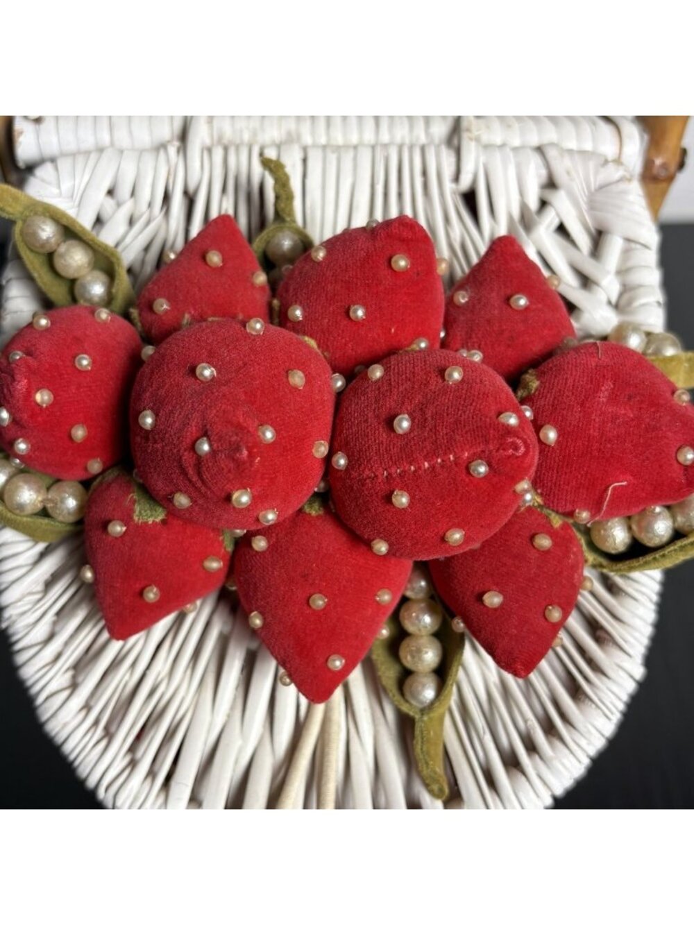 Vintage Mid-Century White Wicker Basket Purse Strawberry Theme Pinup Japan - Picture 8 of 16